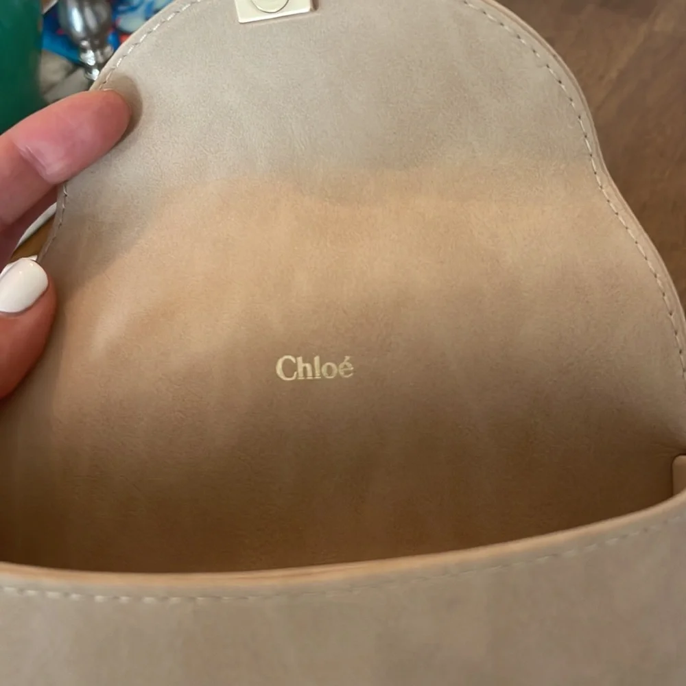 NWOT Suede Chloe sunglasses case - Picture 5 of 9